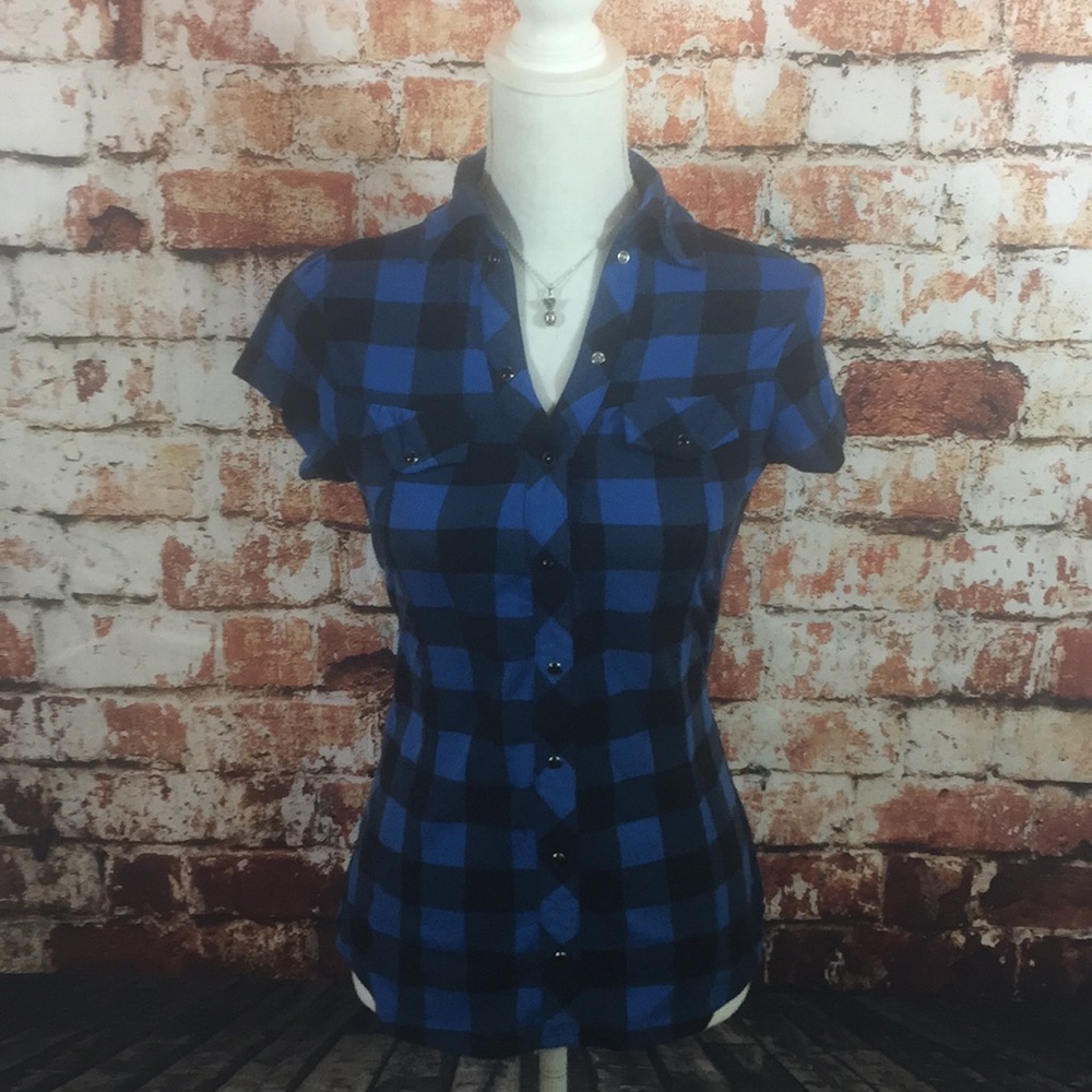 SALE 🙌🏼 Lightweight flannel